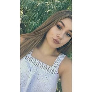 Meet your Posher, Leah